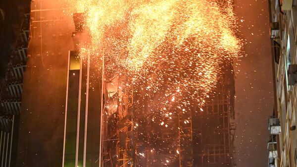 香港尖沙咀一棟在建的高層建築發生火災 - 俄羅斯衛星通訊社