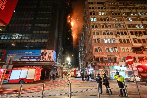 香港一棟在建的高層建築發生嚴重火災 - 俄羅斯衛星通訊社