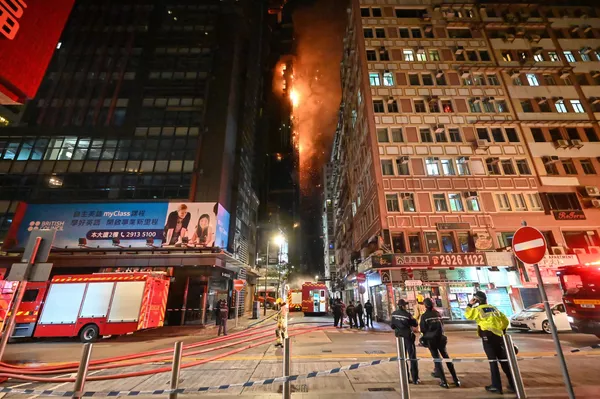 香港一棟在建的高層建築發生嚴重火災 香港一棟在建的高層建築發生嚴重火災 - 俄羅斯衛星通訊社