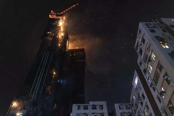 香港尖沙咀一棟在建的高層建築發生火災 香港尖沙咀一棟在建的高層建築發生火災 - 俄羅斯衛星通訊社