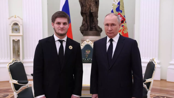 普京与卡德罗夫的儿子举行非正式会见 - 俄罗斯卫星通讯社