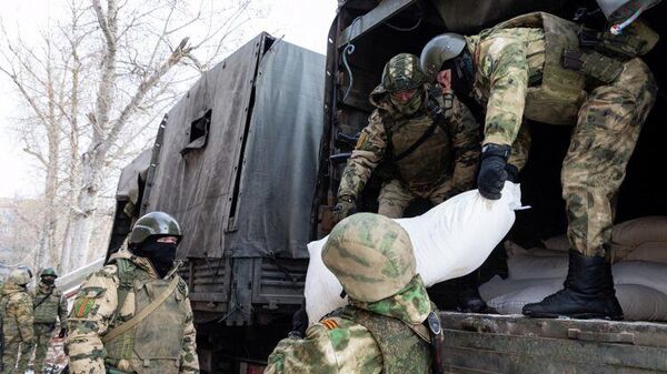 俄国家近卫军将超过15吨食品运抵顿巴斯的学校和幼儿园 - 俄罗斯卫星通讯社