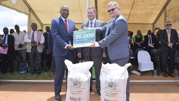 俄罗斯化肥生产商乌拉尔化工-乌拉尔钾肥公司集团向非洲马拉维供应了2万吨复合肥料作为慈善援助  - 俄罗斯卫星通讯社