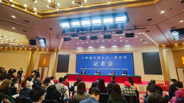中国外长秦刚首次召开两会记者会 - 俄罗斯卫星通讯社