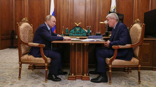 俄罗斯总统普京接见俄联邦金融监管局局长奇汉钦 - 俄罗斯卫星通讯社