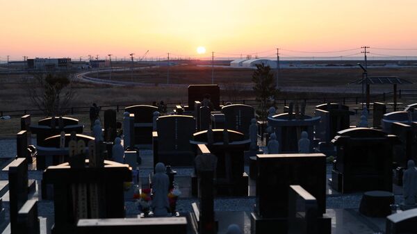 東日本大地震發生12週年之際，在福島縣公墓上方拍到的日出 - 俄羅斯衛星通訊社