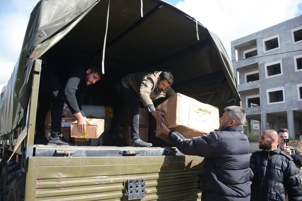 俄罗斯卫星通讯社向叙利亚地震灾区人民分发人道主义援助物资 - 俄羅斯衛星通訊社