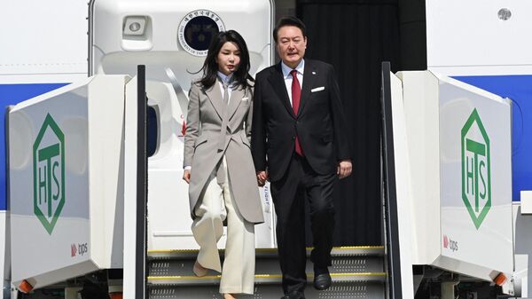 韓國總統飛抵東京，將與岸田文雄會談 - 俄羅斯衛星通訊社