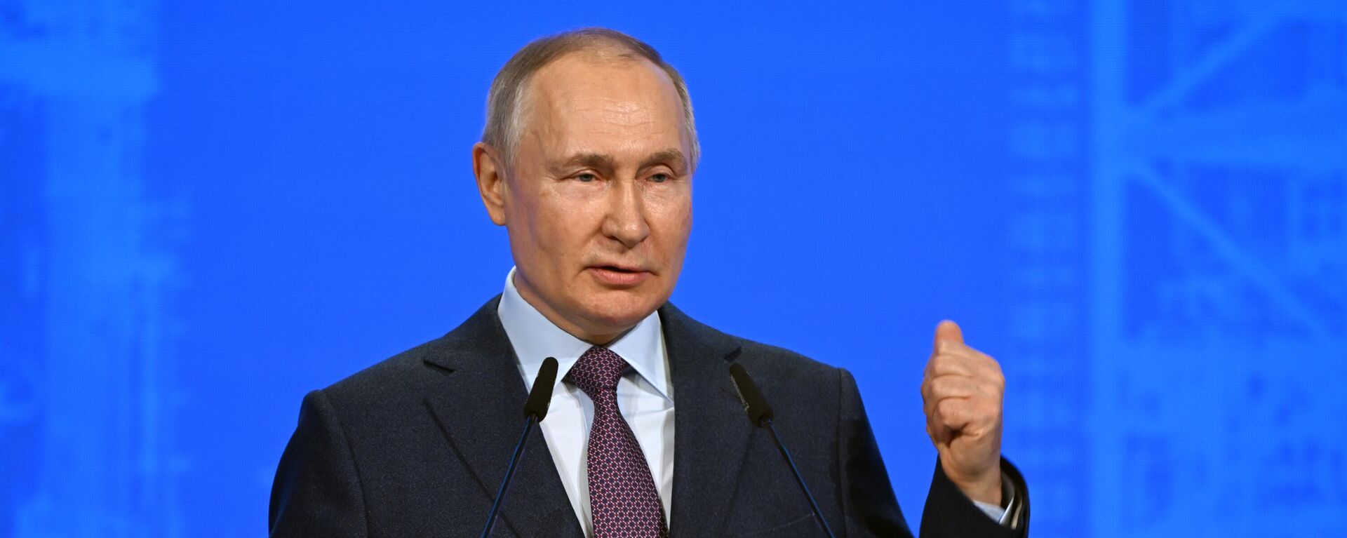  俄罗斯总统普京表示，2022年夏天俄罗斯经济下滑与制裁有关，从7月起经济出现增长 - 俄罗斯卫星通讯社, 1920, 16.03.2023