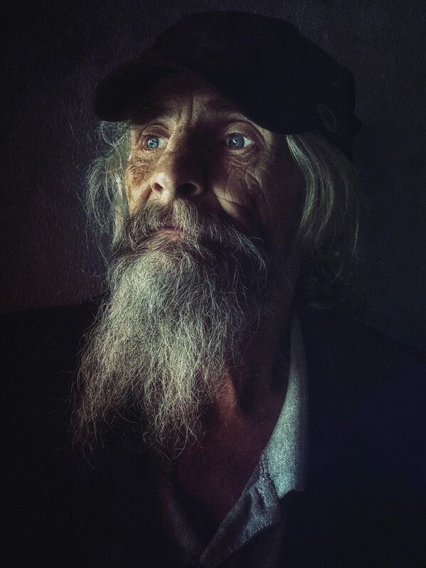 攝影師格倫·霍曼憑借作品《老朋友》，奪得本屆攝影大賽的最高獎項 - 俄羅斯衛星通訊社