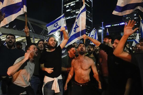 以色列，人们参加反对内塔尼亚胡政府司法改革的抗议活动。 - 俄罗斯卫星通讯社