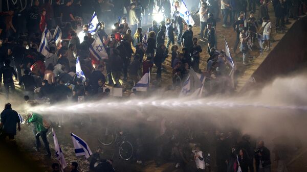 以色列警方再次對特拉維夫抗議者使用水槍 - 俄羅斯衛星通訊社