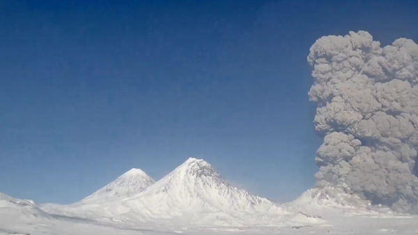 俄聯邦航空署因堪察加半島火山噴發建議航空公司繞行 - 俄羅斯衛星通訊社