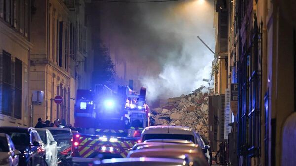 4月9日凌晨，法國馬賽市中心一幢四層建築倒塌並起火 - 俄羅斯衛星通訊社