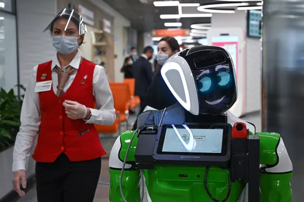 莫斯科“我的文件”政府服務旗艦中心裡的機器人信息員 - 俄羅斯衛星通訊社