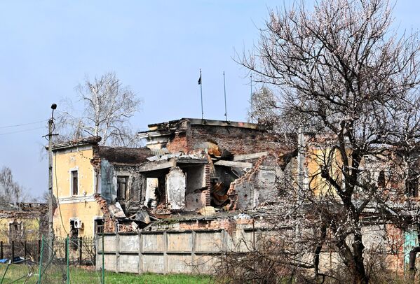 部分被毀的阿爾喬莫夫斯克市的區行政大樓。 - 俄羅斯衛星通訊社