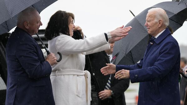 爱尔兰，美国总统拜登欢迎美国驻爱尔兰大使克莱尔·克罗宁抵达都柏林国际机场 - 俄罗斯卫星通讯社