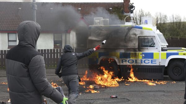 爱尔兰警方因骚乱逮捕30多人 - 俄罗斯卫星通讯社