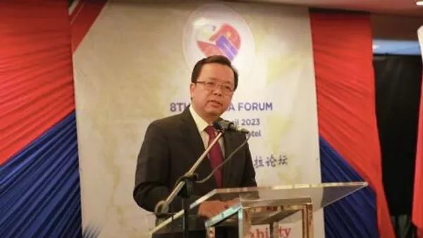 中國駐菲律賓大使黃溪連 - 俄羅斯衛星通訊社