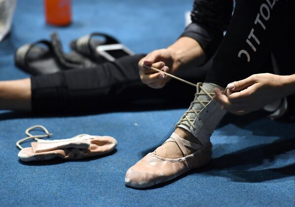 加拿大太阳马戏团（Cirque du Soleil）演员在纽约巴克莱中心表演。 - 俄罗斯卫星通讯社