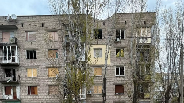 乌军炮击后的居民楼 - 俄罗斯卫星通讯社