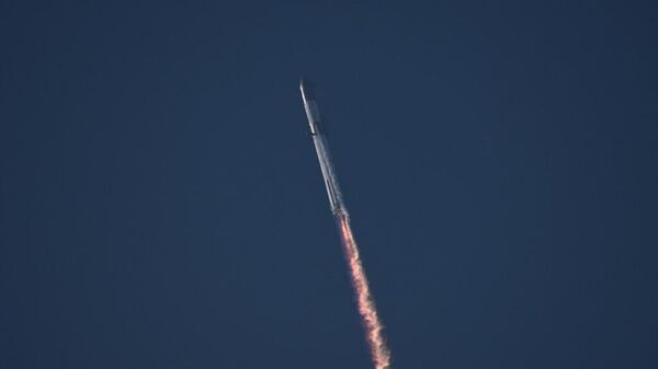 太空探索技術公司表示，“星艦”飛船在首次發射試驗中迅速、意外地解體 - 俄羅斯衛星通訊社