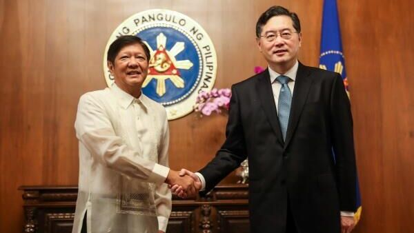 菲律宾总统马科斯在马尼拉会见中国国务委员兼外长秦刚 - 俄罗斯卫星通讯社