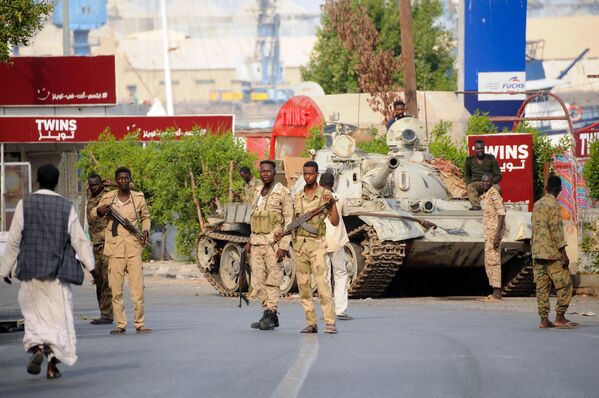 4月20日，苏丹正规军士兵占领苏丹港。 - 俄罗斯卫星通讯社