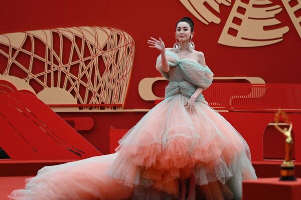 中國演員古力娜扎參加北京國際電影節開幕紅毯儀式。 - 俄羅斯衛星通訊社