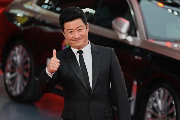中国演员吴京参加北京国际电影节开幕红毯仪式。 - 俄罗斯卫星通讯社