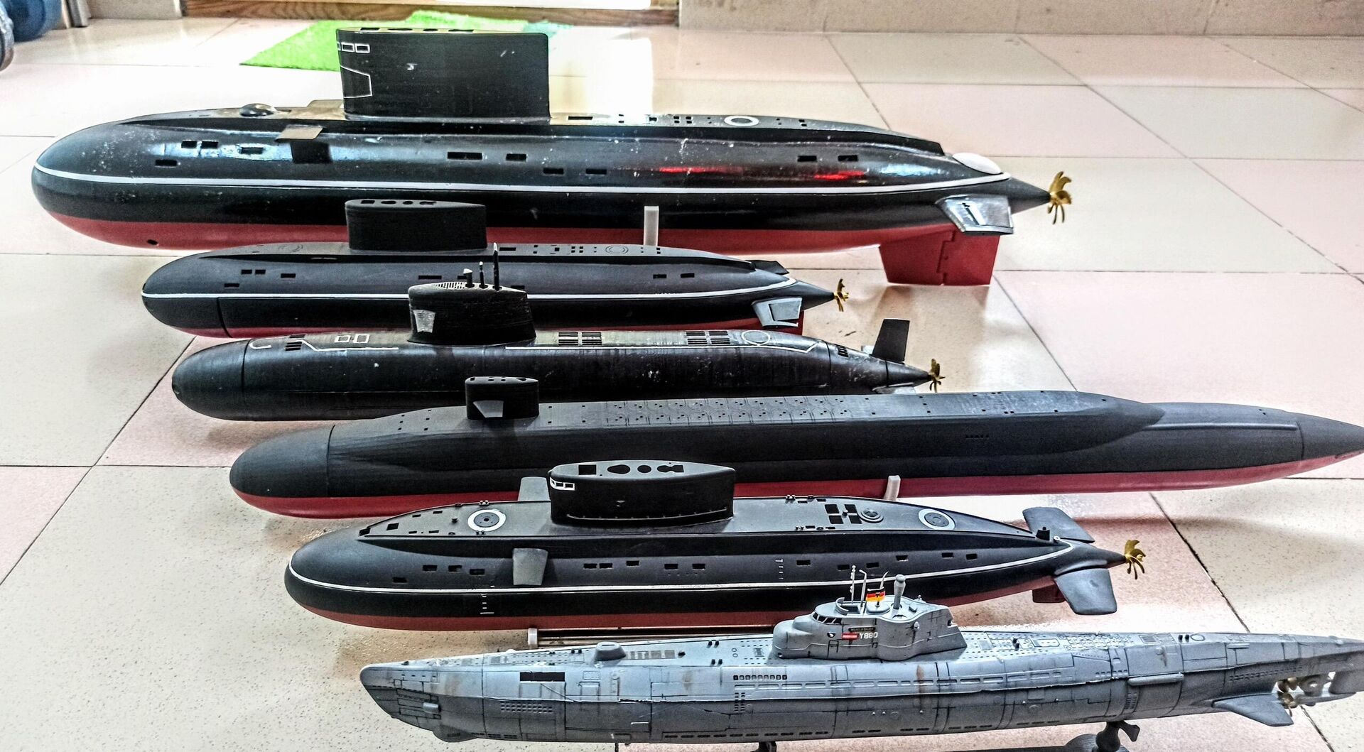 Во Вьетнаме появилась модель российской подводной лодки Kilo, стреляющая торпедами - 俄罗斯卫星通讯社, 1920, 25.04.2023
