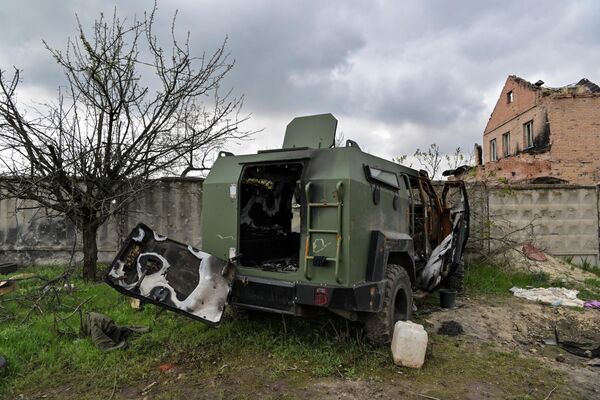 阿尔乔莫夫斯克内被摧毁的乌军加拿大Roshel Senator装甲车。 - 俄罗斯卫星通讯社