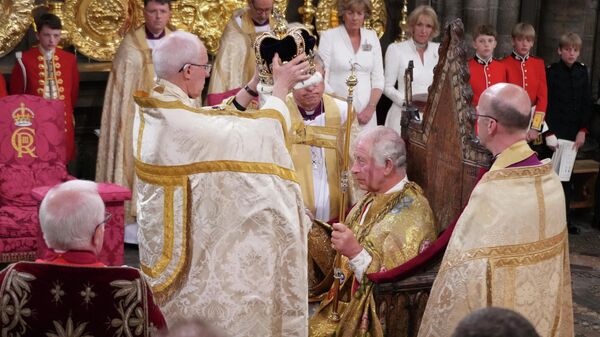 英国君主查尔斯三世在威斯敏斯特教堂正式加冕 - 俄罗斯卫星通讯社