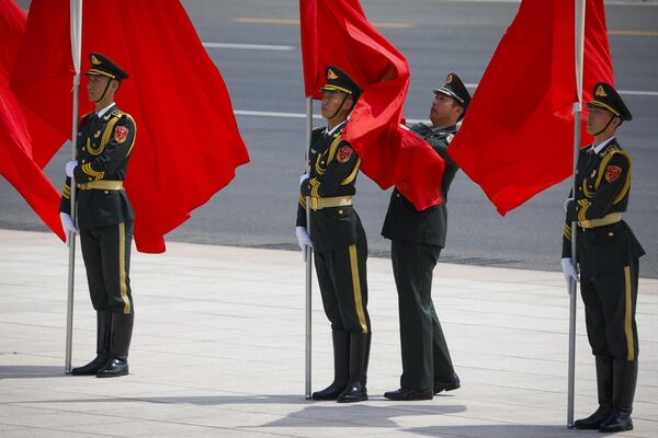 中国人民解放军三军仪仗队列队迎接俄联邦政府总理米哈伊尔·米舒斯京 - 俄罗斯卫星通讯社