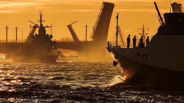 俄罗斯海军舰艇在圣彼得堡涅瓦河上进行海军节阅兵式彩排 - 俄罗斯卫星通讯社