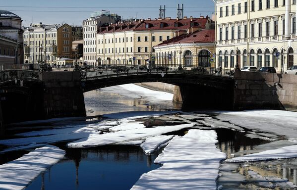 聖彼得堡市莫伊卡河上的小科紐申內伊橋。 - 俄羅斯衛星通訊社