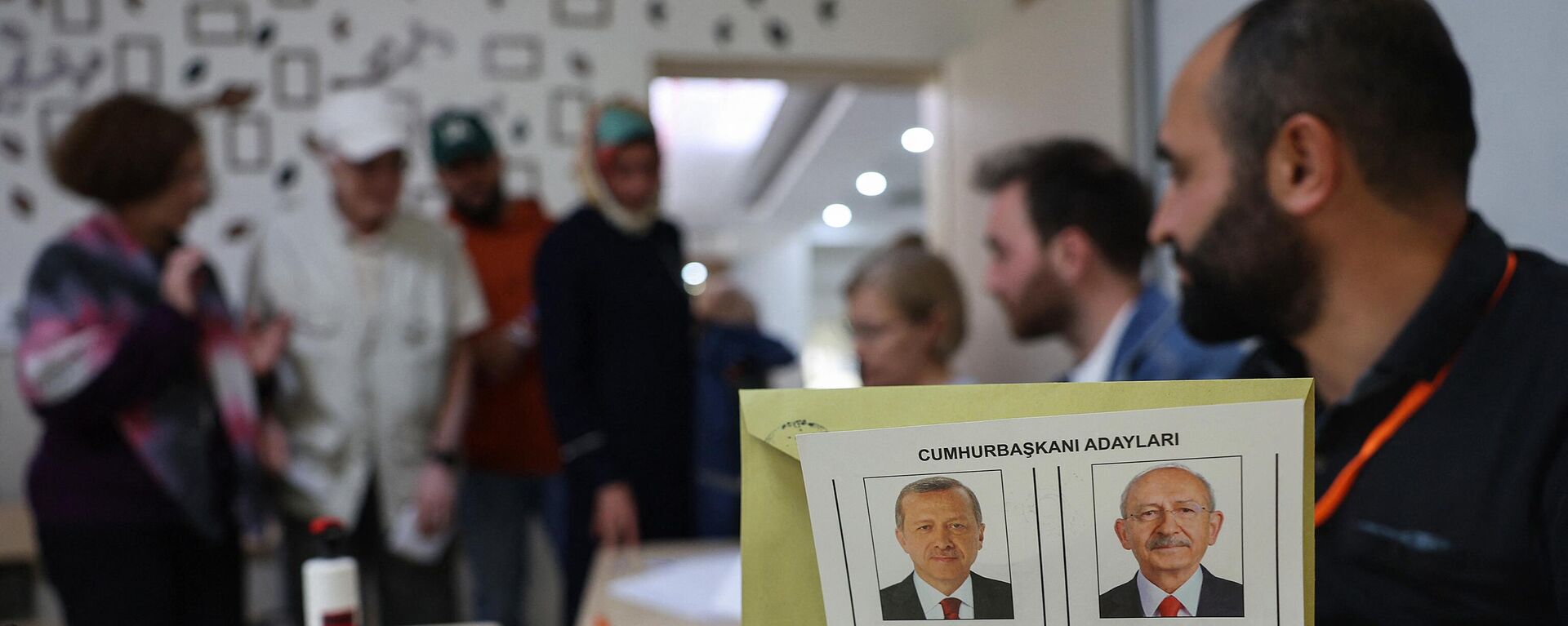 土耳其安卡拉一個投票站裡的選票 - 俄羅斯衛星通訊社, 1920, 28.05.2023