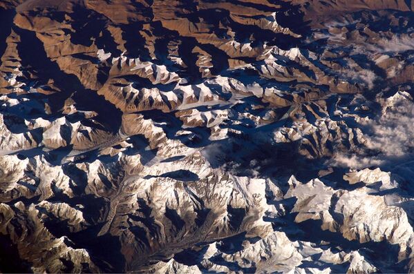国际空间站上的宇航员于2003年11月下旬拍摄到珠穆朗玛峰的景观。 - 俄罗斯卫星通讯社