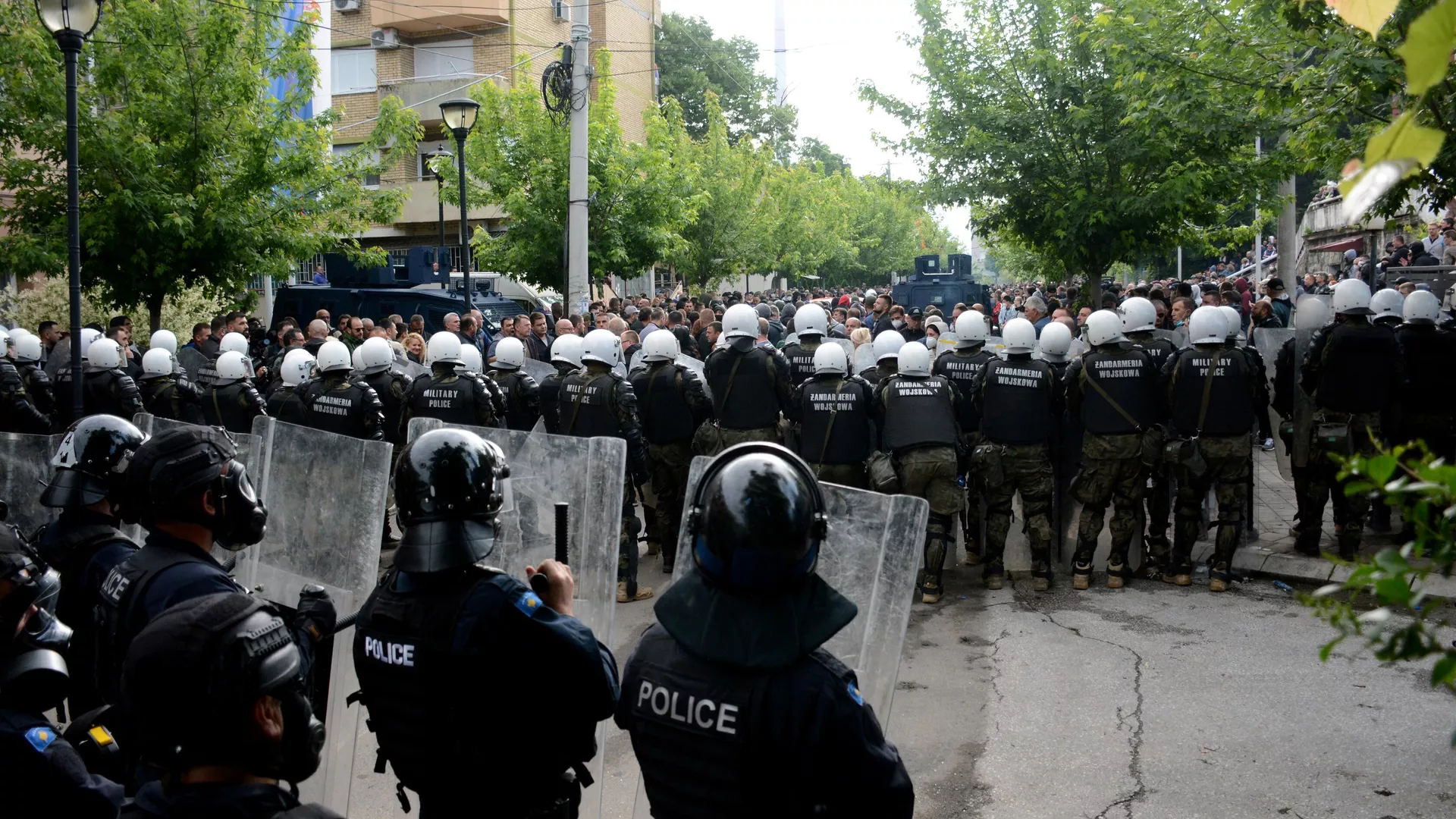 Kosovo riot police along with KFOR (Photo by AFP)