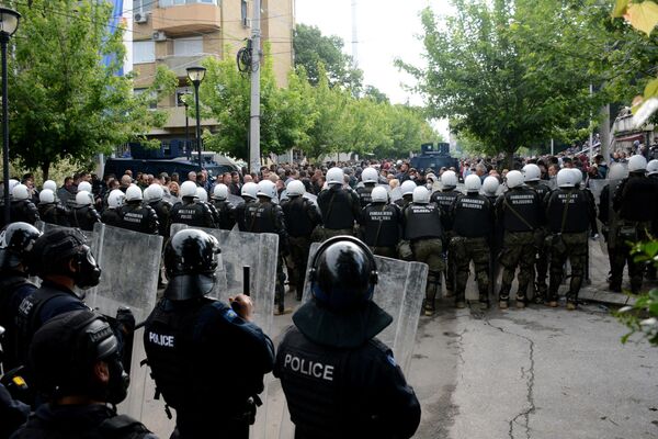 抗議者與強力部門工作人員開始在科索沃北部發生衝突 - 俄羅斯衛星通訊社
