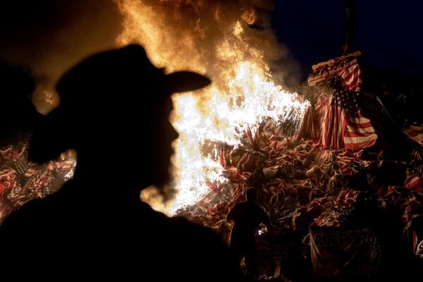 美國紐約州錫拉丘茲市在美國陣亡將士紀念日當天引燃守望火。 - 俄羅斯衛星通訊社