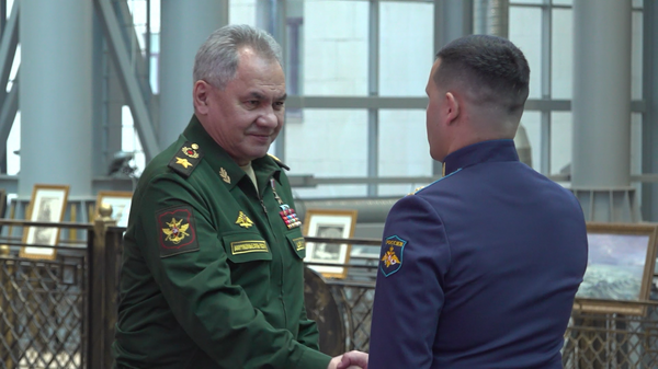 俄防长为在特别军事行动中表现卓越的军人颁授国家奖励 - 俄罗斯卫星通讯社