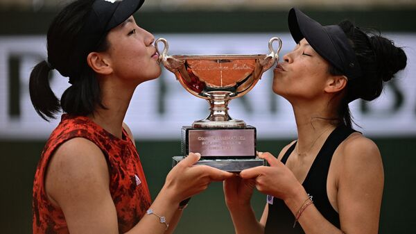 謝淑薇和王欣瑜奪得法網女子雙打冠軍 - 俄羅斯衛星通訊社