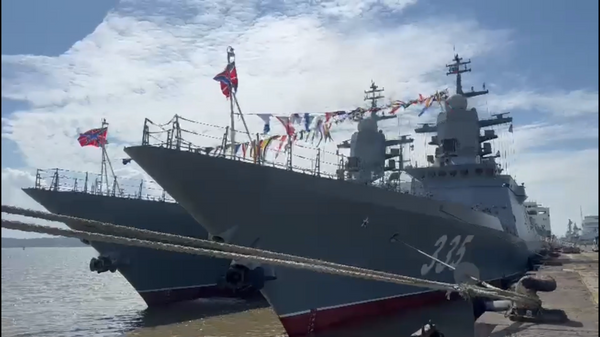 俄太平洋舰队三艘舰艇的船员在印尼庆祝俄罗斯日 - 俄罗斯卫星通讯社
