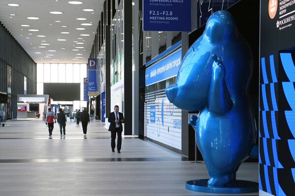 在论坛的准备阶段，圣彼得堡国际经济论坛-2023的参与者在圣彼得堡的ExpoForum会展中心。 - 俄罗斯卫星通讯社