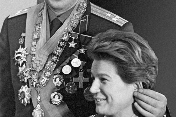宇航员、苏联英雄尤里·加加林和瓦莲京娜·捷列什科娃。 - 俄罗斯卫星通讯社