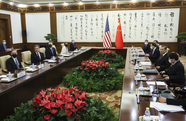 美国国务卿布林肯与中国共产党中央外事工作委员会办公室主任王毅在会晤前见面。 - 俄罗斯卫星通讯社