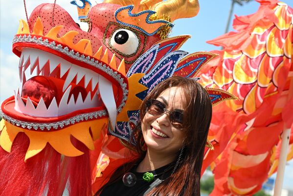 在喀山赛艇中心举办的“中国撒班节”（端午节）上的姑娘。 - 俄罗斯卫星通讯社