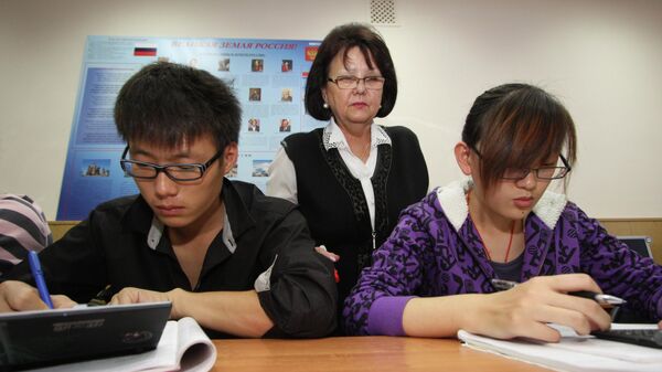 中國留學生在俄布拉戈維申斯克國立師範大學學習俄語 - 俄羅斯衛星通訊社