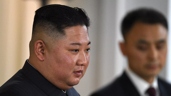朝鲜领导人视察军工厂 - 俄罗斯卫星通讯社
